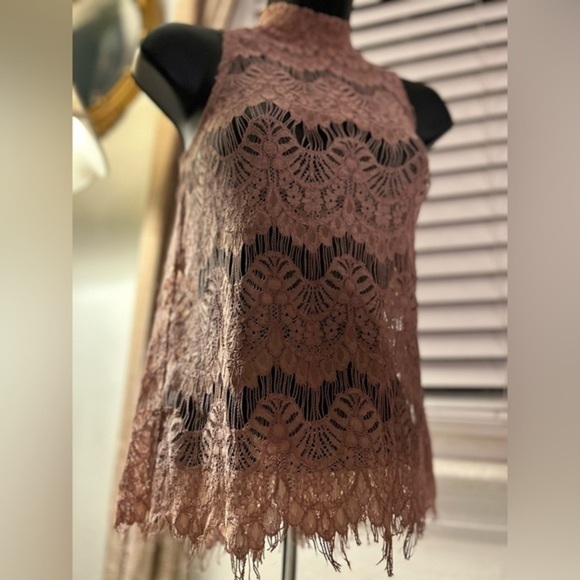 Mock neck lace sleeveless blouse, size S - Picture 3 of 8